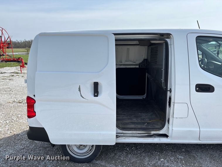 image for item FB3365 2021 Nissan NV200 van