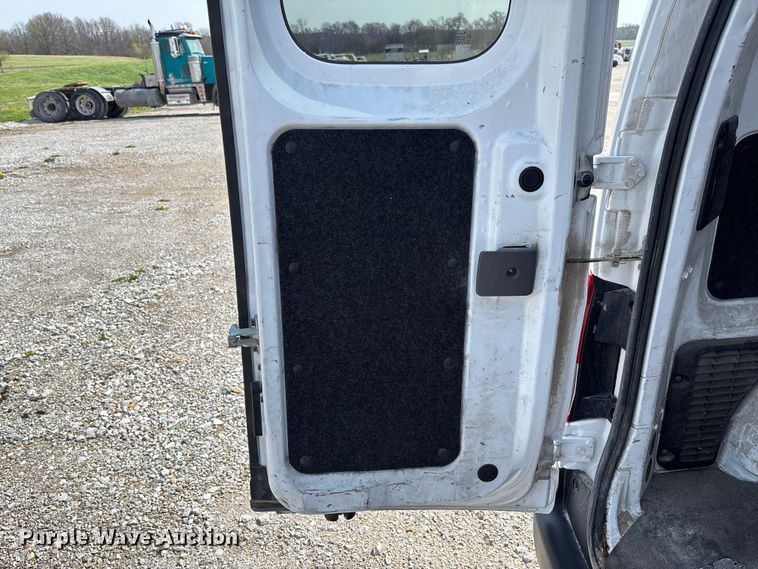 image for item FB3365 2021 Nissan NV200 van