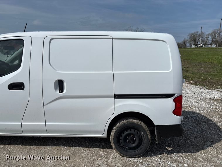 image for item FB3365 2021 Nissan NV200 van