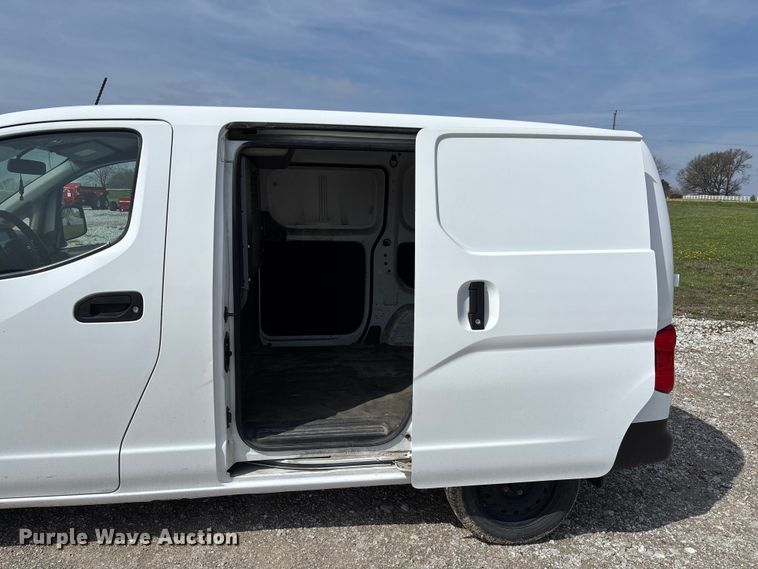 image for item FB3365 2021 Nissan NV200 van