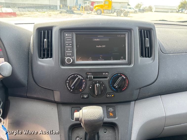 image for item FB3365 2021 Nissan NV200 van