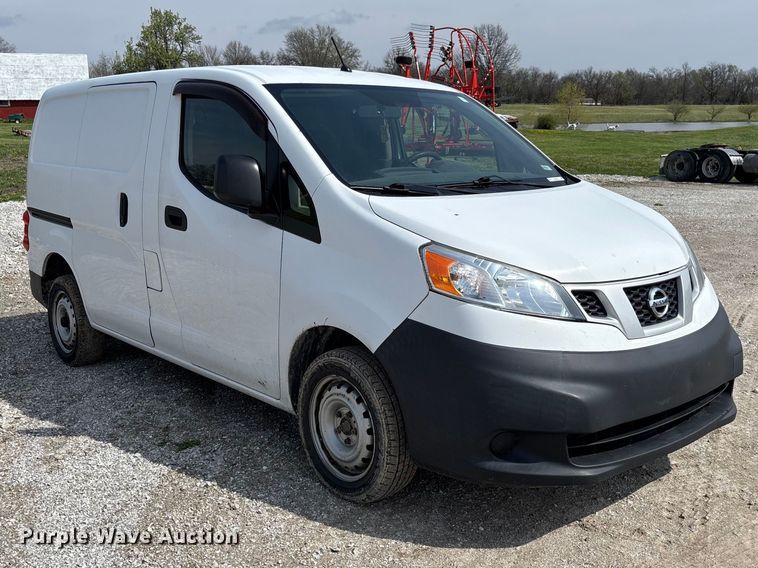 image for item FB3366 2015 Nissan NV200 van