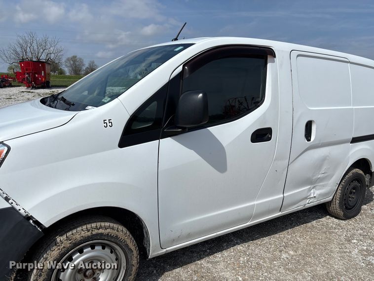 image for item FB3366 2015 Nissan NV200 van