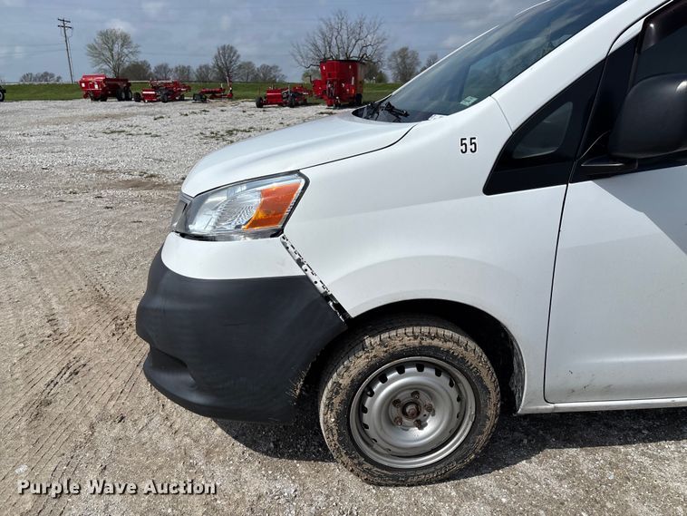 image for item FB3366 2015 Nissan NV200 van