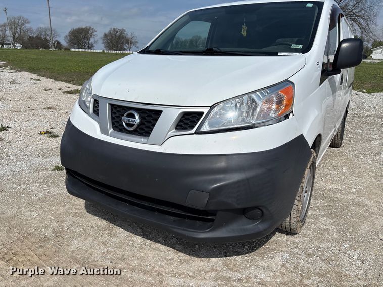 image for item FB3366 2015 Nissan NV200 van