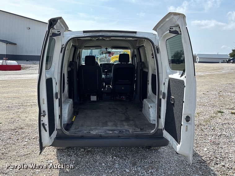 image for item FB3366 2015 Nissan NV200 van