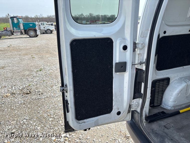image for item FB3366 2015 Nissan NV200 van