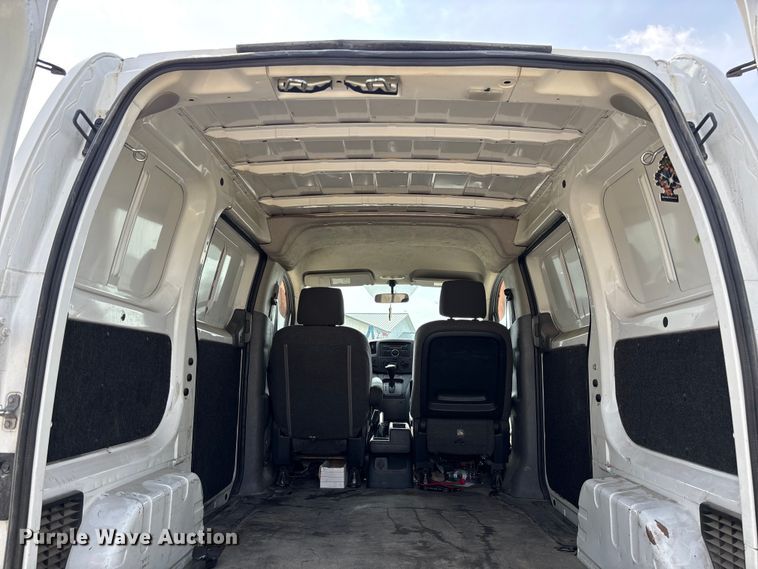 image for item FB3366 2015 Nissan NV200 van