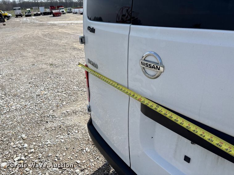 image for item FB3366 2015 Nissan NV200 van
