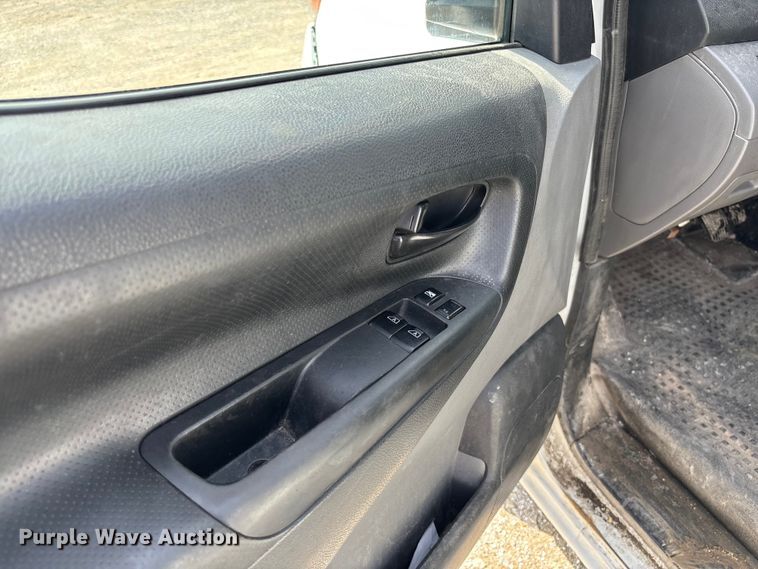 image for item FB3366 2015 Nissan NV200 van