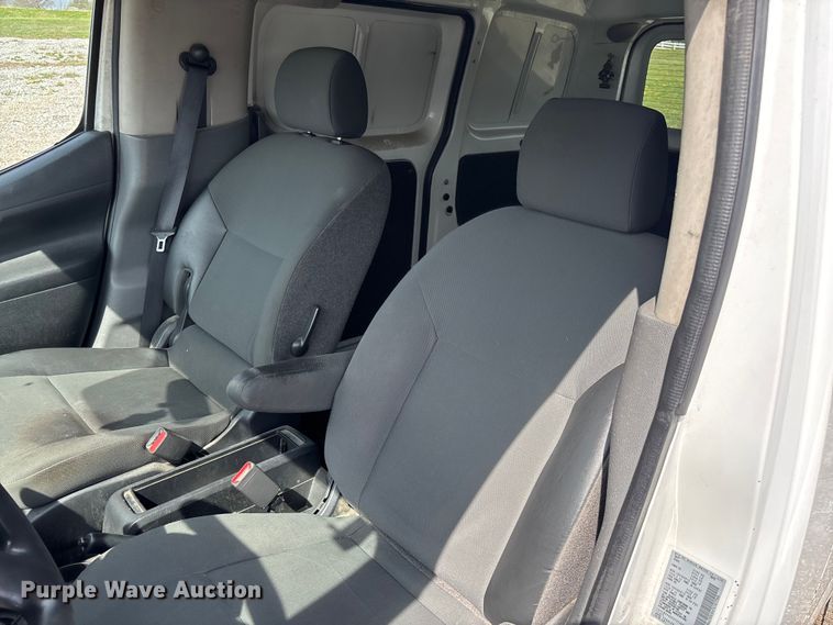image for item FB3366 2015 Nissan NV200 van