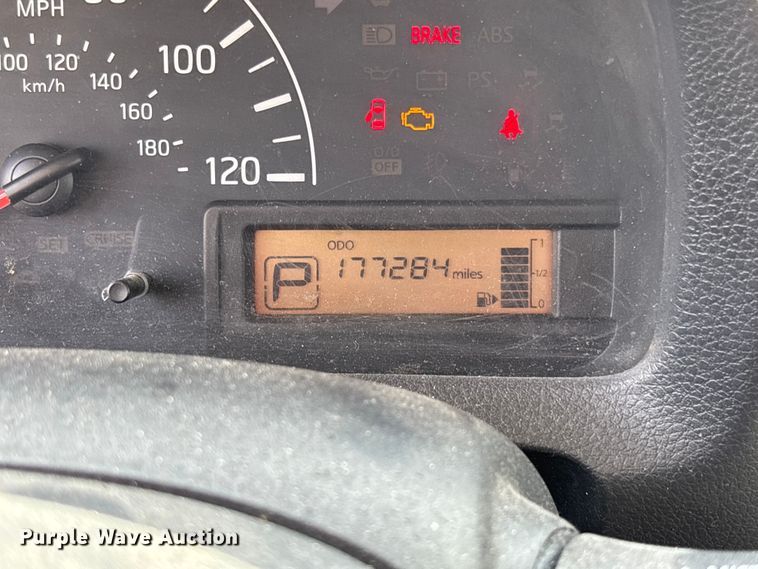 image for item FB3366 2015 Nissan NV200 van