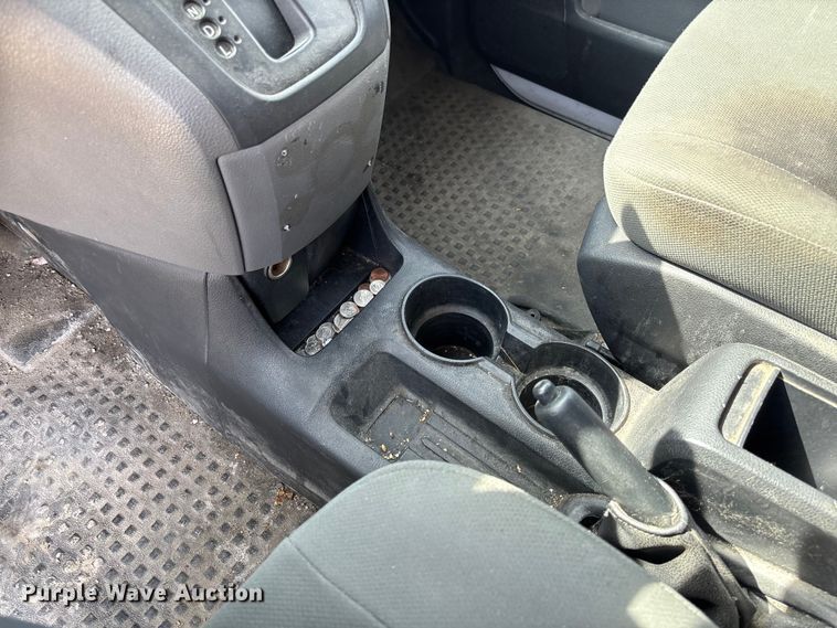 image for item FB3366 2015 Nissan NV200 van