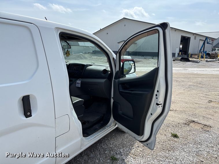 image for item FB3366 2015 Nissan NV200 van