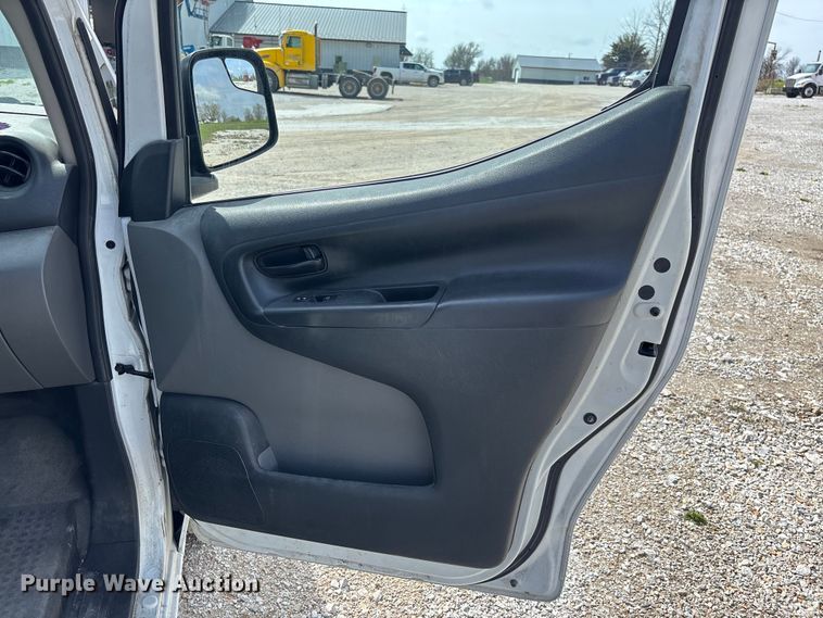 image for item FB3366 2015 Nissan NV200 van