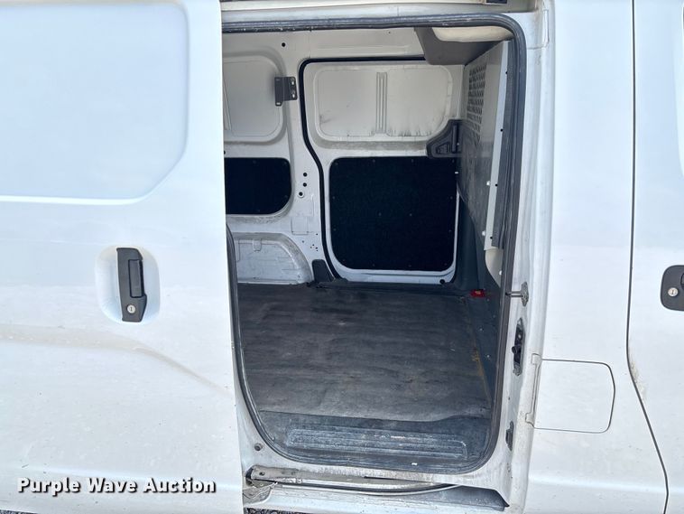 image for item FB3367 2019 Nissan NV200 van
