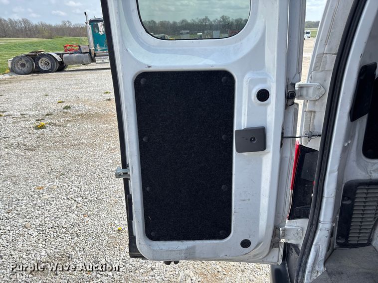 image for item FB3367 2019 Nissan NV200 van