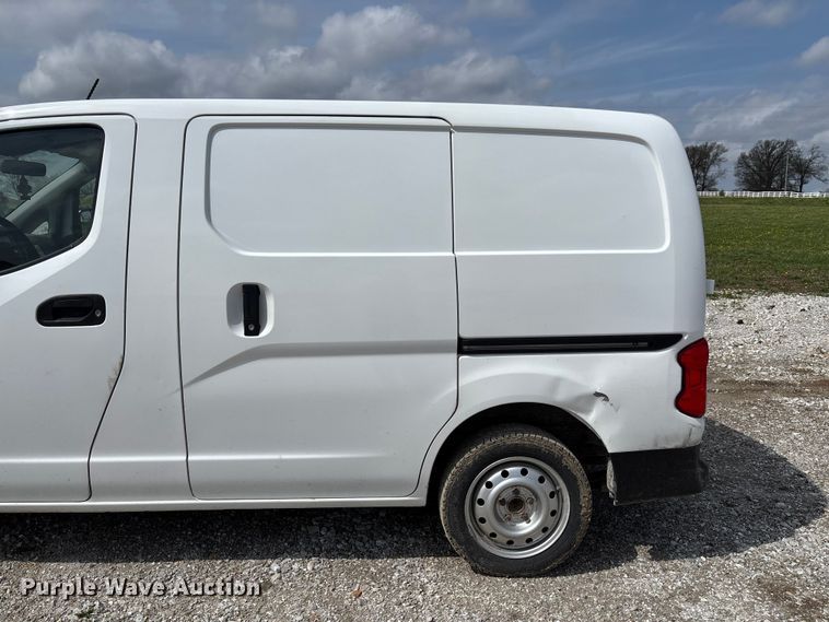image for item FB3367 2019 Nissan NV200 van