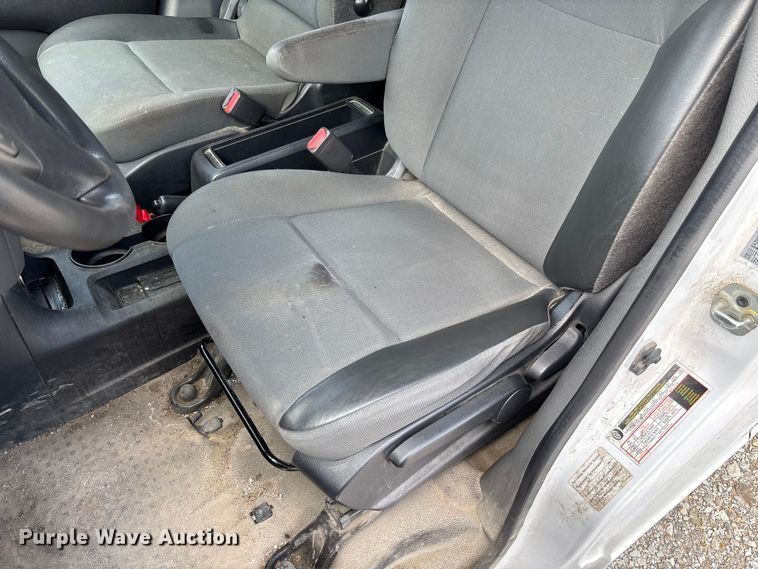 image for item FB3367 2019 Nissan NV200 van
