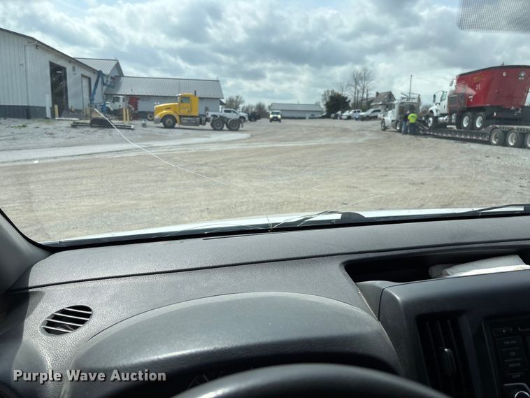 image for item FB3367 2019 Nissan NV200 van