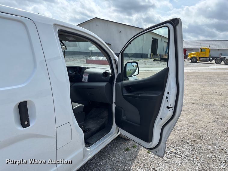 image for item FB3367 2019 Nissan NV200 van