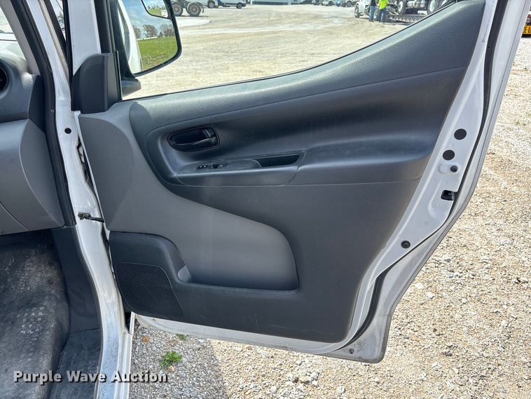 image for item FB3367 2019 Nissan NV200 van