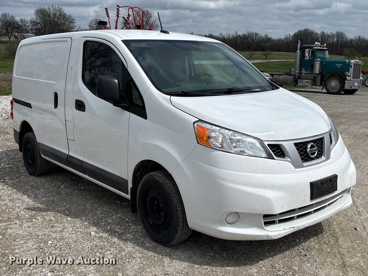 image for item FB3368 2020 Nissan NV200 van