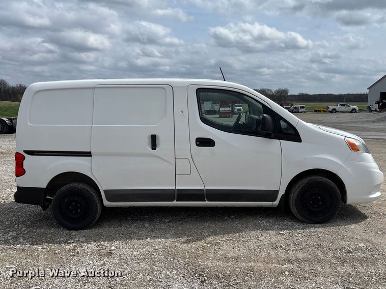 image for item FB3368 2020 Nissan NV200 van