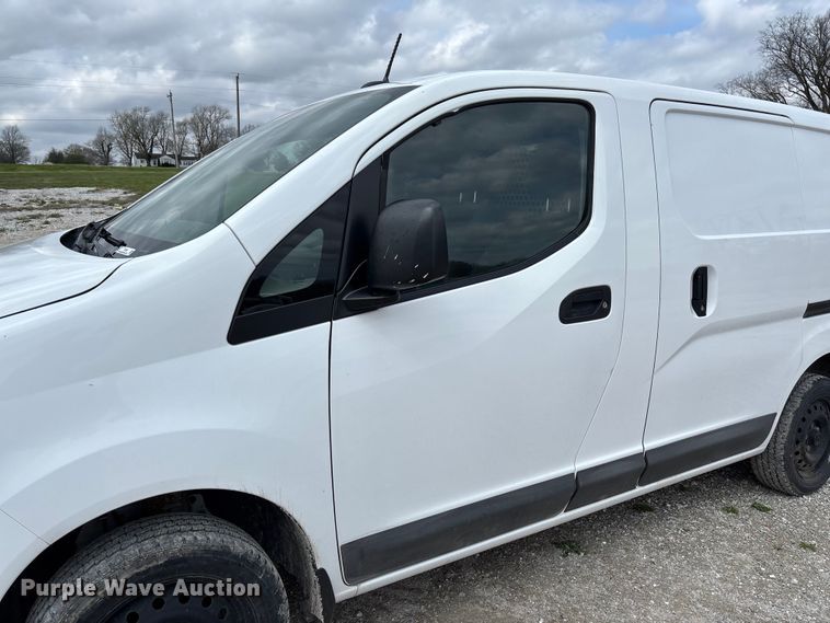 image for item FB3368 2020 Nissan NV200 van