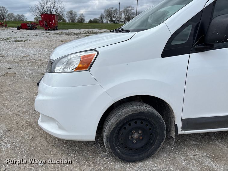image for item FB3368 2020 Nissan NV200 van