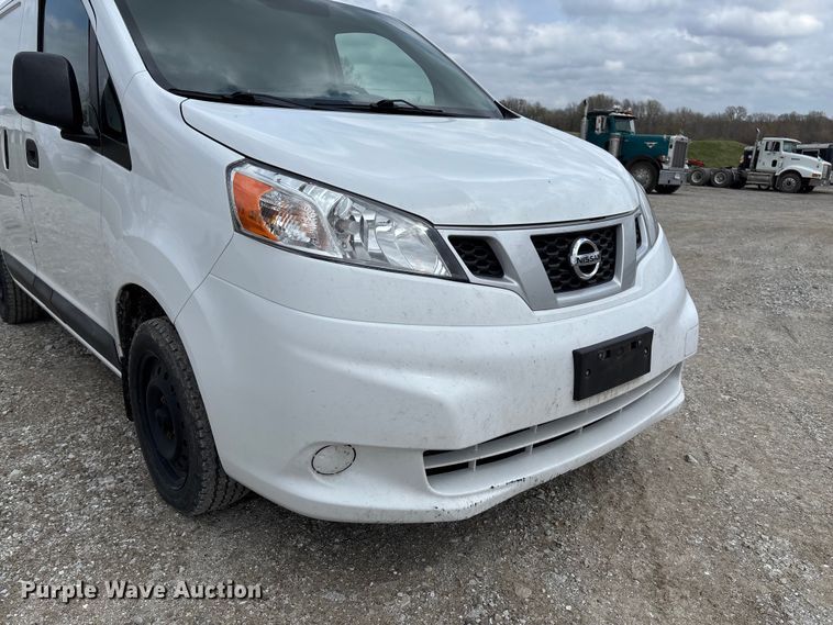image for item FB3368 2020 Nissan NV200 van