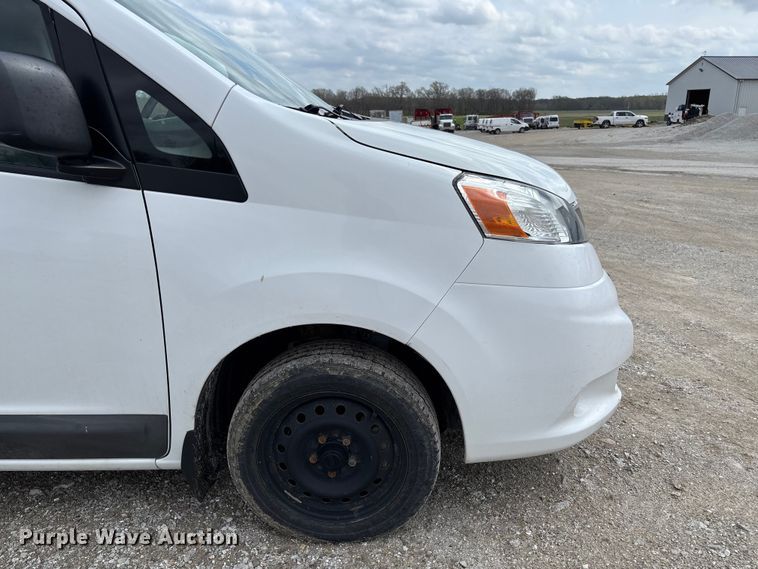 image for item FB3368 2020 Nissan NV200 van