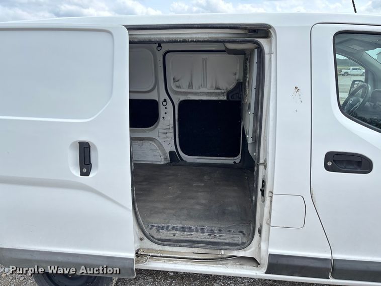 image for item FB3368 2020 Nissan NV200 van