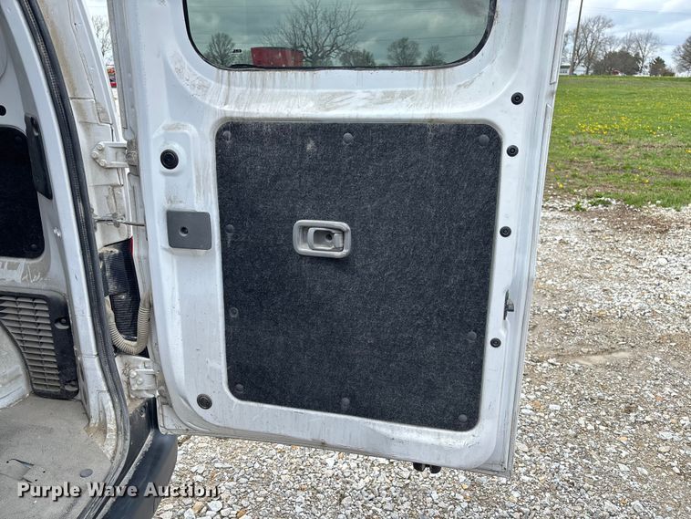 image for item FB3368 2020 Nissan NV200 van