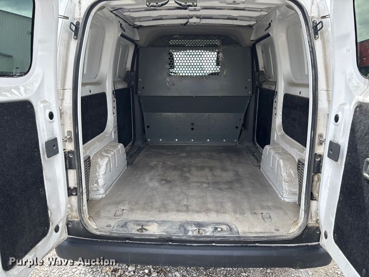 image for item FB3368 2020 Nissan NV200 van