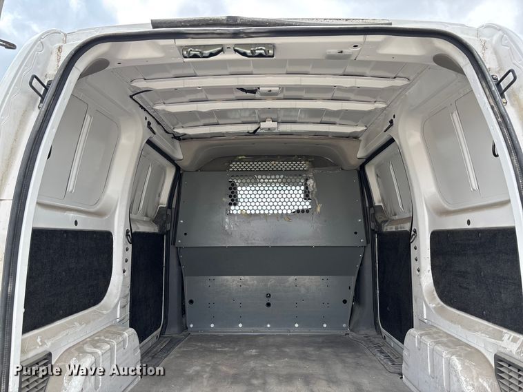 image for item FB3368 2020 Nissan NV200 van