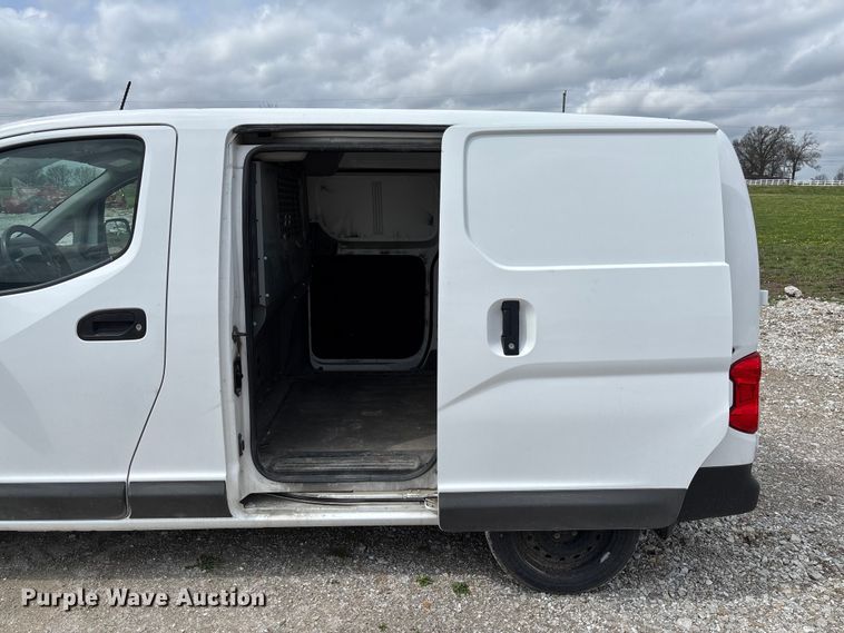 image for item FB3368 2020 Nissan NV200 van