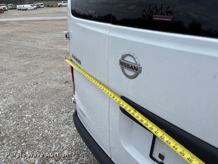 image for item FB3368 2020 Nissan NV200 van