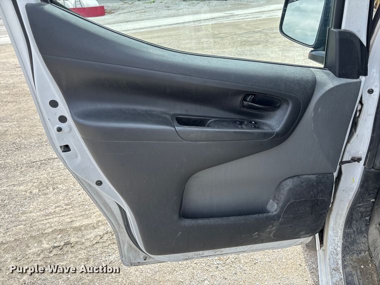 image for item FB3368 2020 Nissan NV200 van