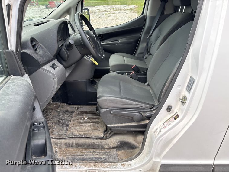 image for item FB3368 2020 Nissan NV200 van