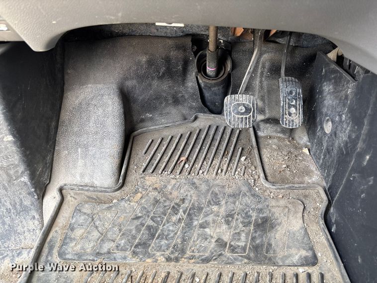 image for item FB3368 2020 Nissan NV200 van