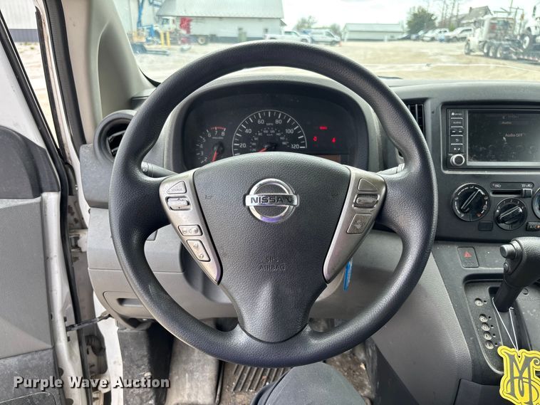image for item FB3368 2020 Nissan NV200 van