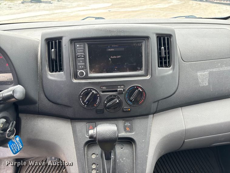 image for item FB3368 2020 Nissan NV200 van