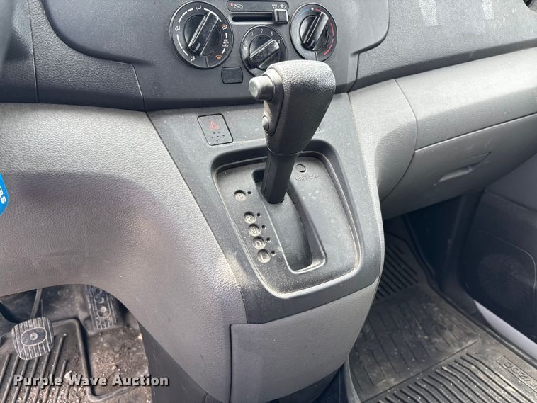 image for item FB3368 2020 Nissan NV200 van
