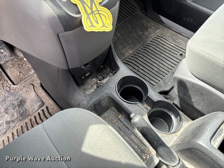 image for item FB3368 2020 Nissan NV200 van