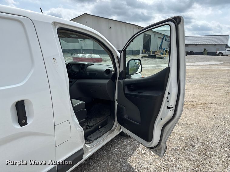 image for item FB3368 2020 Nissan NV200 van
