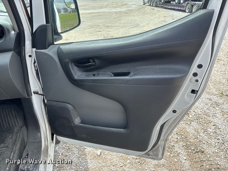 image for item FB3368 2020 Nissan NV200 van