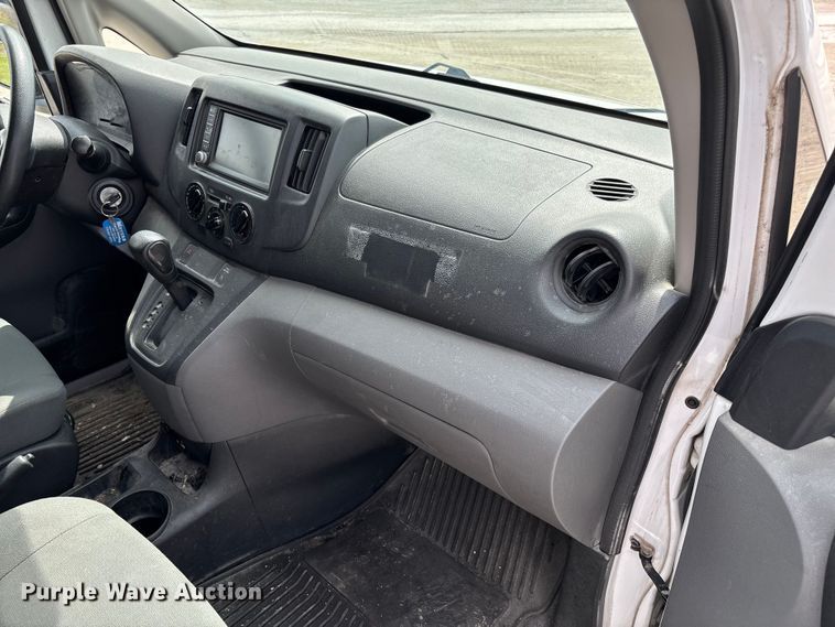 image for item FB3368 2020 Nissan NV200 van