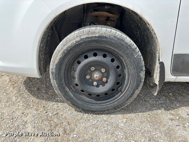 image for item FB3368 2020 Nissan NV200 van