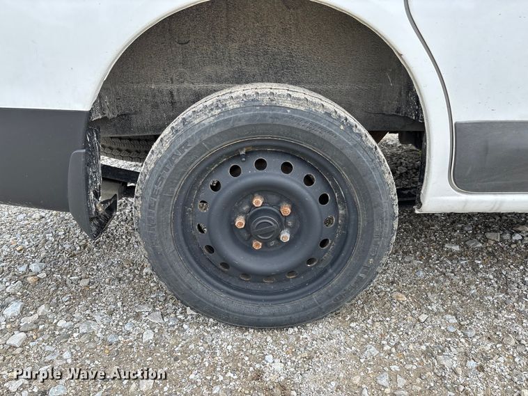 image for item FB3368 2020 Nissan NV200 van